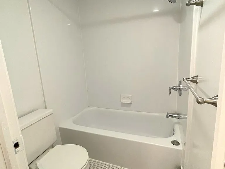 207 Ballard St #104 — Photo 11