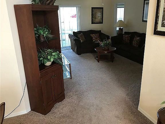 4th image of 926 Emerald Green Ct