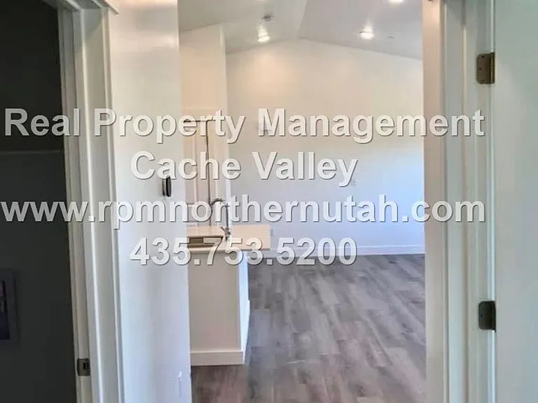 163 E 550 N #A301 — Photo 22