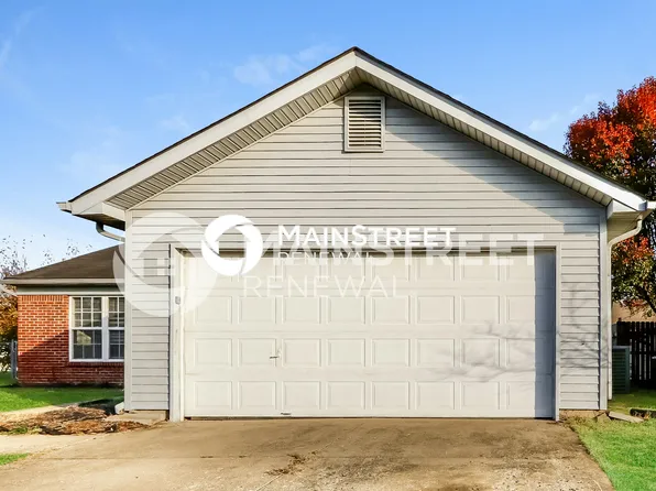 9611 Combs Ln, Louisville, KY 40258