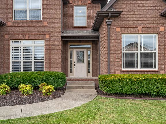 2nd image of 1084 Willow Cir