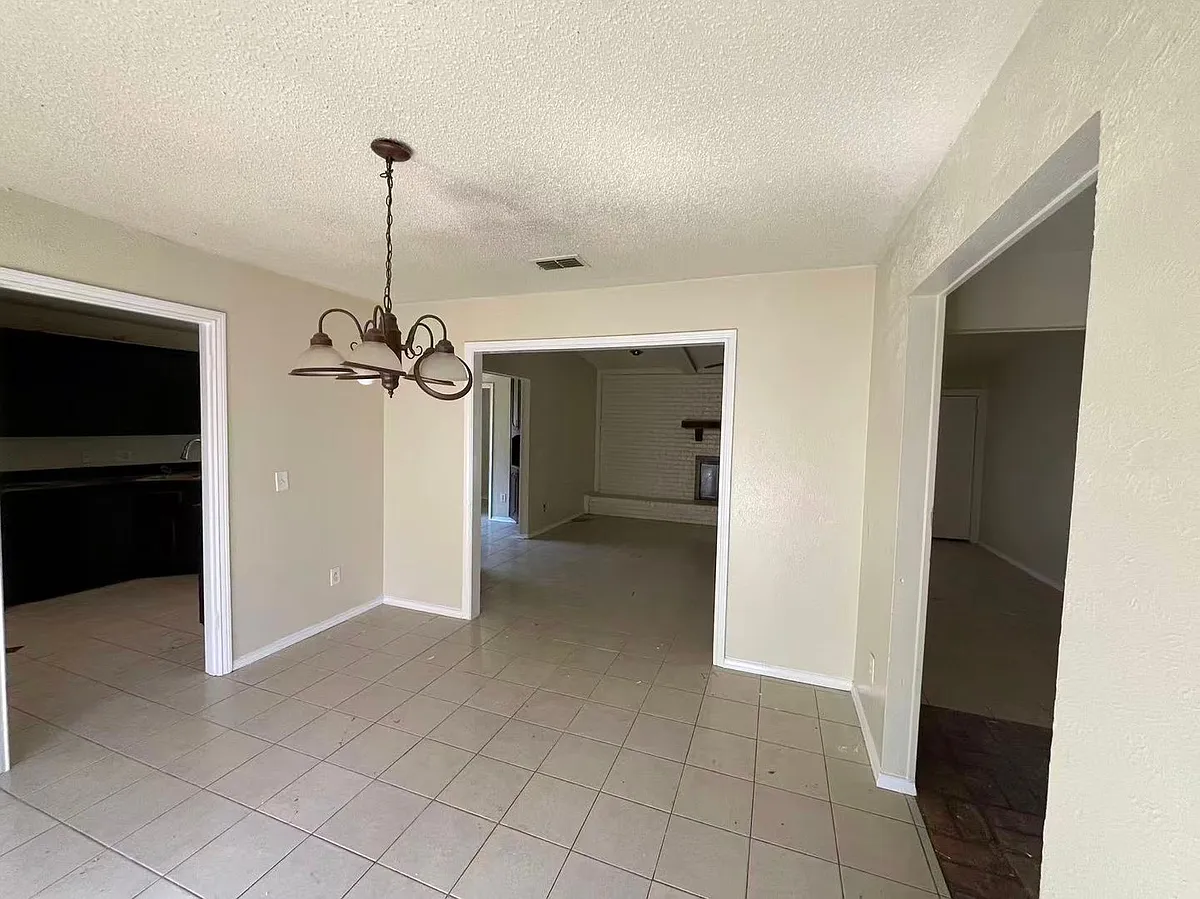Building Photo - 4117 Lantern Light Dr