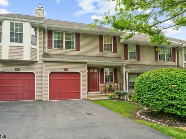 17 Pinehurst Dr, Washington Twp., NJ 07882