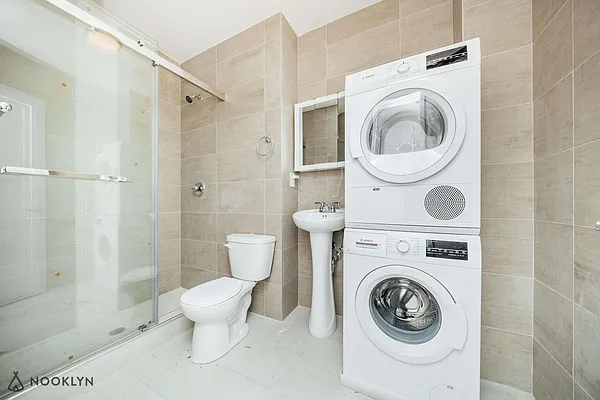 Rented by Nooklyn NYC LLC | media 44