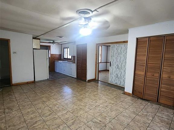 5th image of 8434 Lake Dr