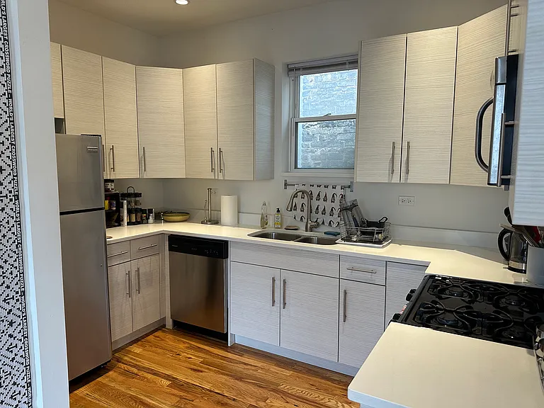 1452 N Greenview Ave #2F — Photo 1