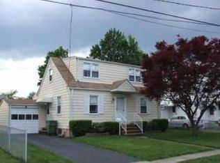 40 Violet Pl, Edison, NJ 08817