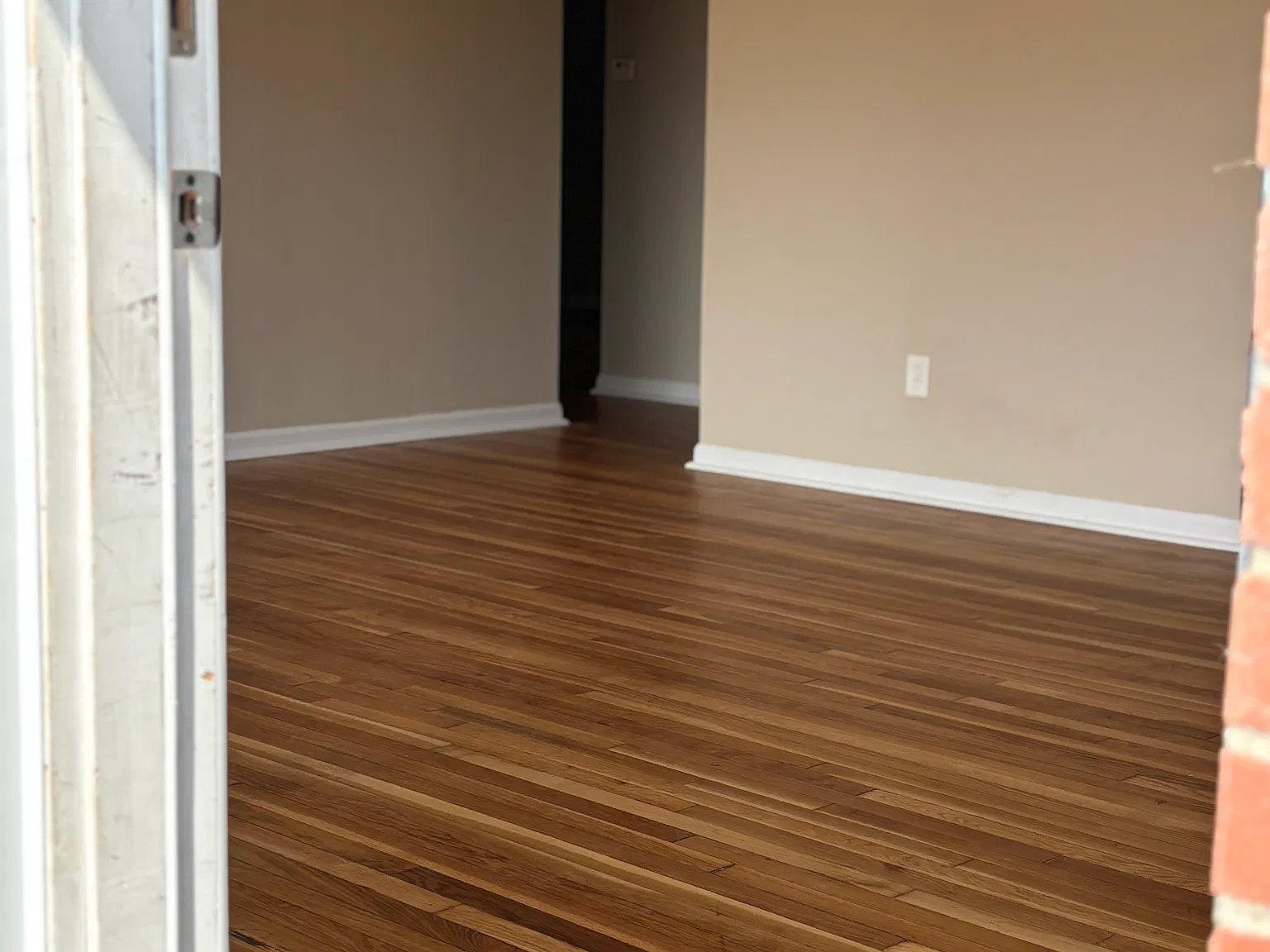 3 bed, 1200 sqft, $2,000 — Photo 2