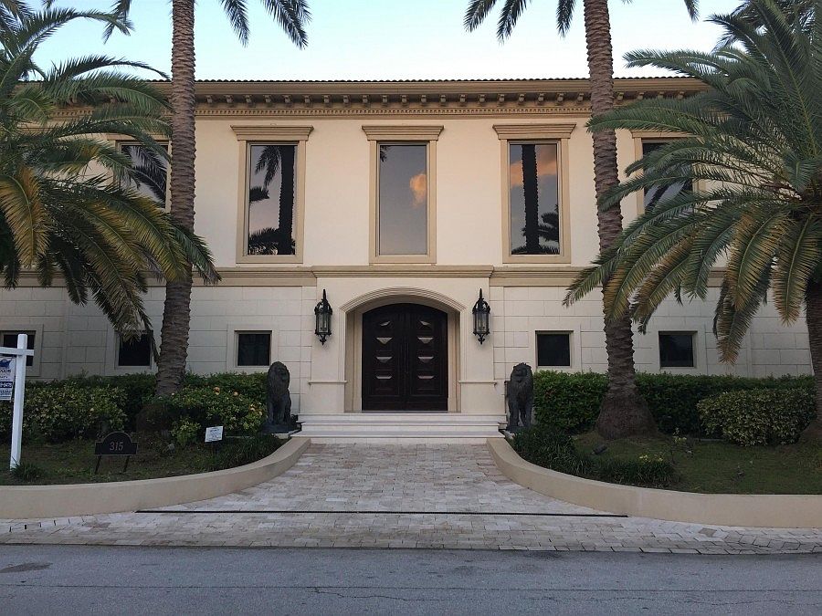 1st image of 301 Royal Plaza Dr