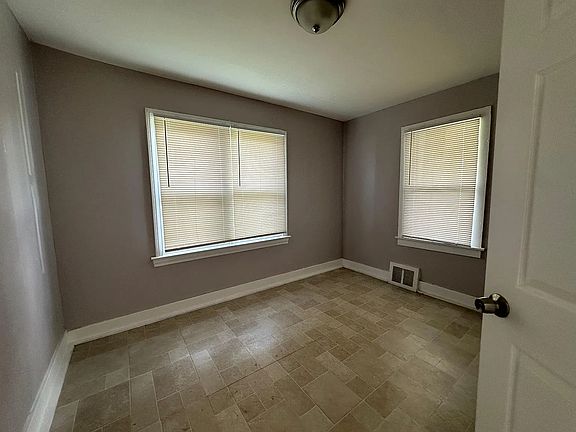 3rd image of 4167 Isabelle St