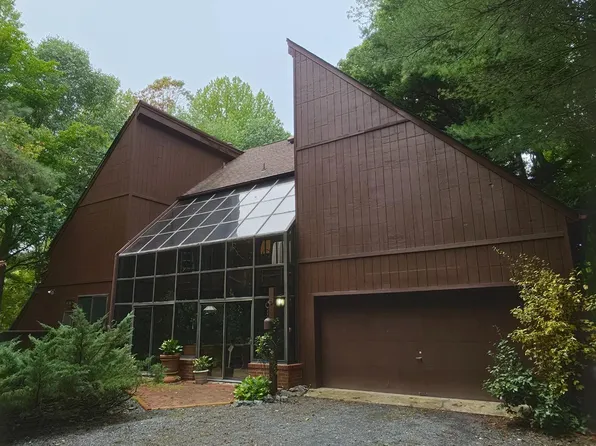 5900 Shirl Ct, Chesapeake Beach, MD 20732