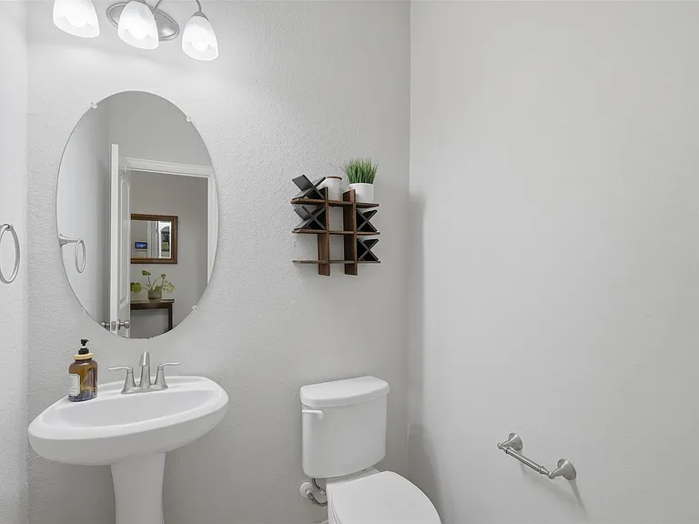 2244 Ivy Wall Dr — Photo 11