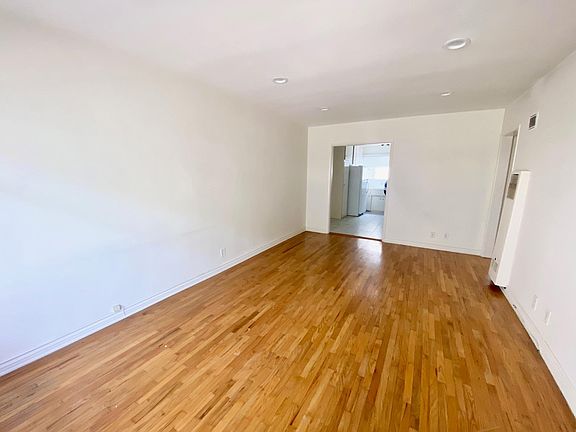 3rd image of 1400 N Gardner St APT 3