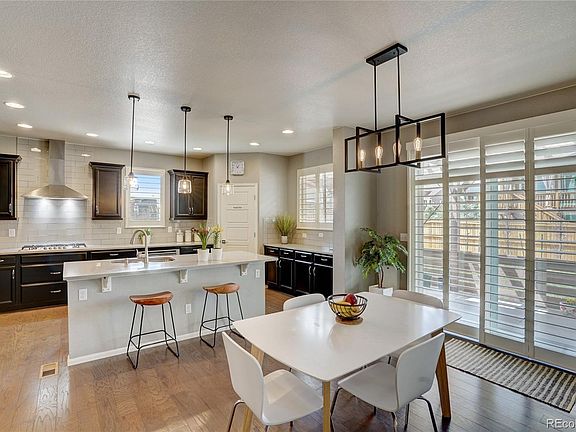 3rd image of 17125 Mariposa Street