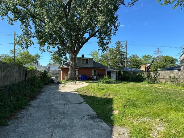115 W 155th St, Harvey, IL 60426