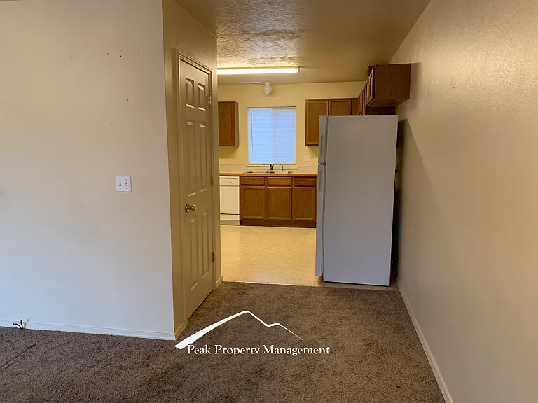 106 Hunter Ct #102 — Photo 4