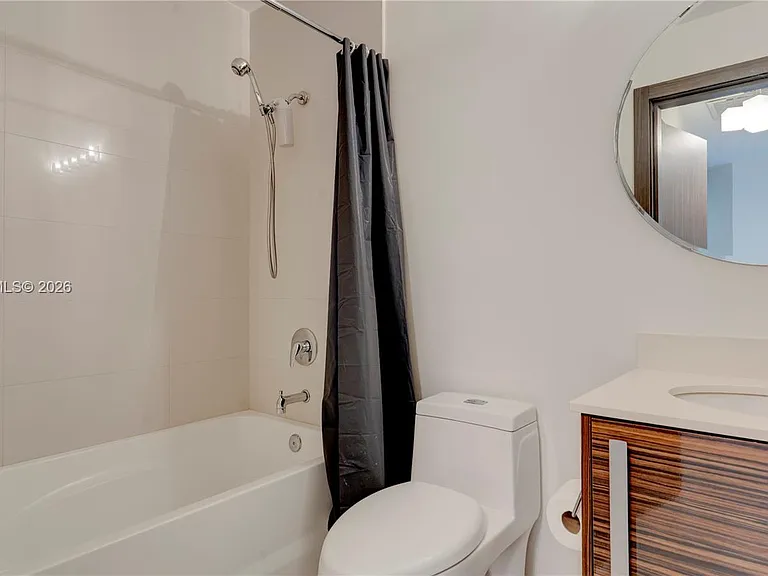 2020 N Bayshore Dr #1905 — Photo 35