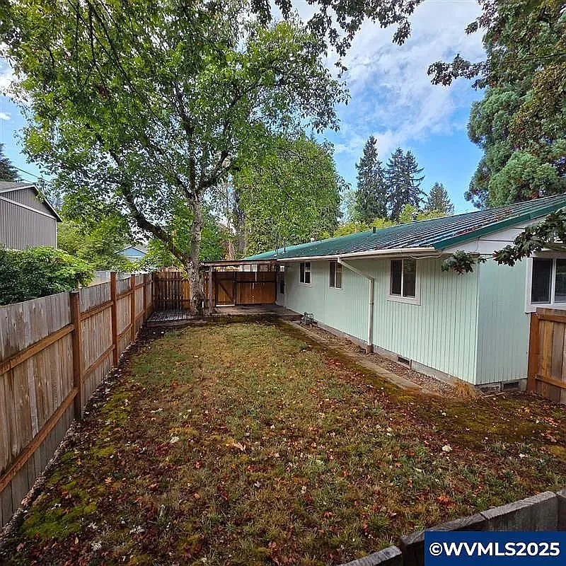 3 bed, 950 sqft, $2,400 — Photo 4