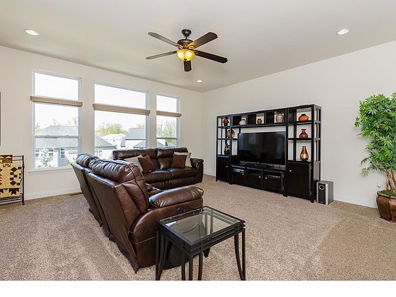 Great Room with 10 Foot Ceilings