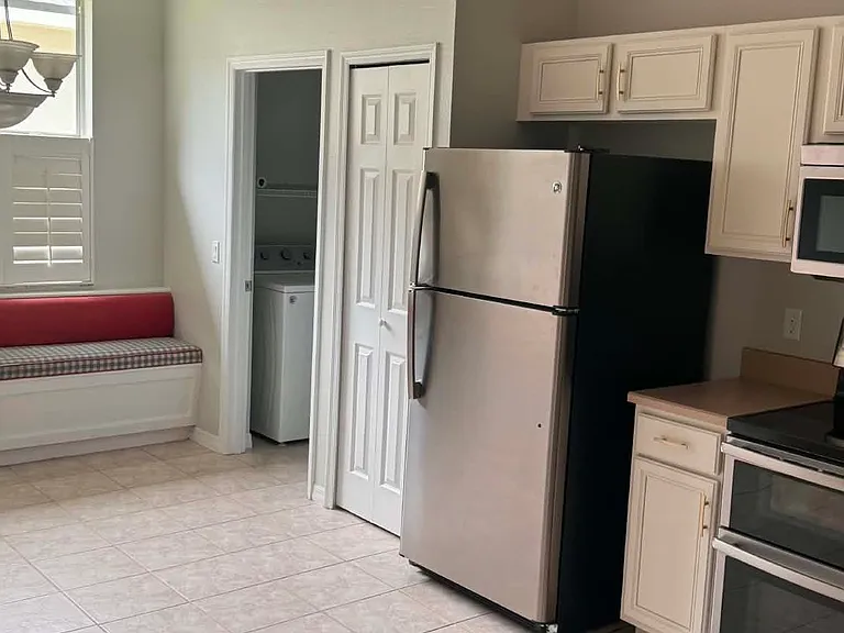 14313 Laurelton Dr — Photo 8