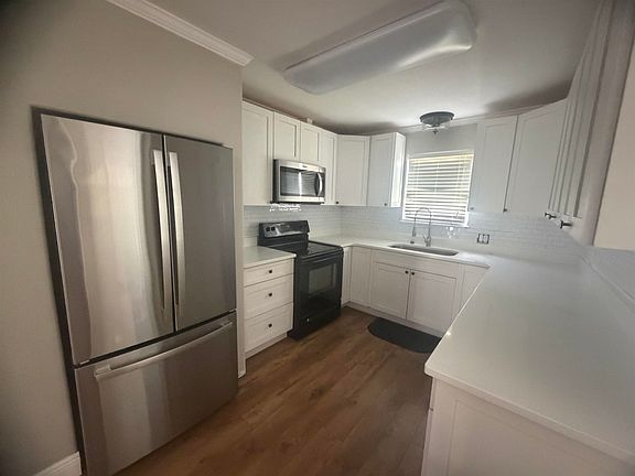 4th image of 382 Chester Lee St