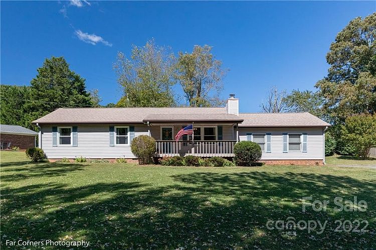1st image of 92 Beech Glen Dr
