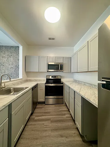 14 E Chase St #203 Photo 1
