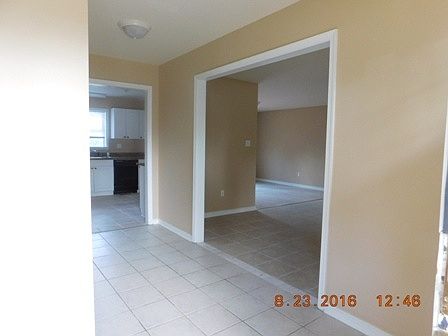 4th image of 1111 Wall Ave