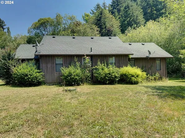 98368 Bridge Ln, Myrtle Point, OR 97458