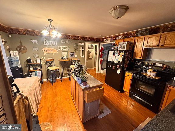 3rd image of 30016 Greenspring Dr