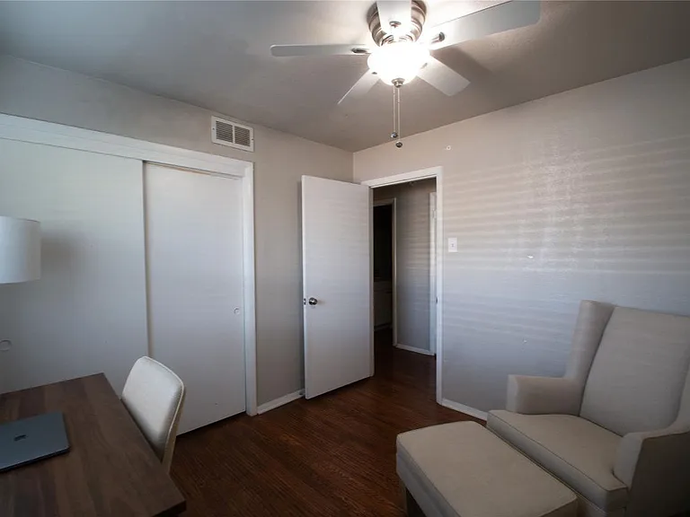 1217 Danville Dr — Photo 16