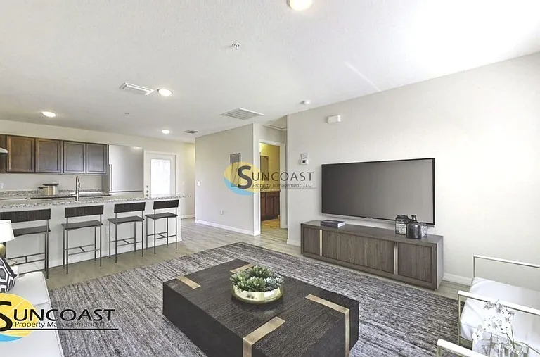 60 Walnut Rd #4 — Photo 1