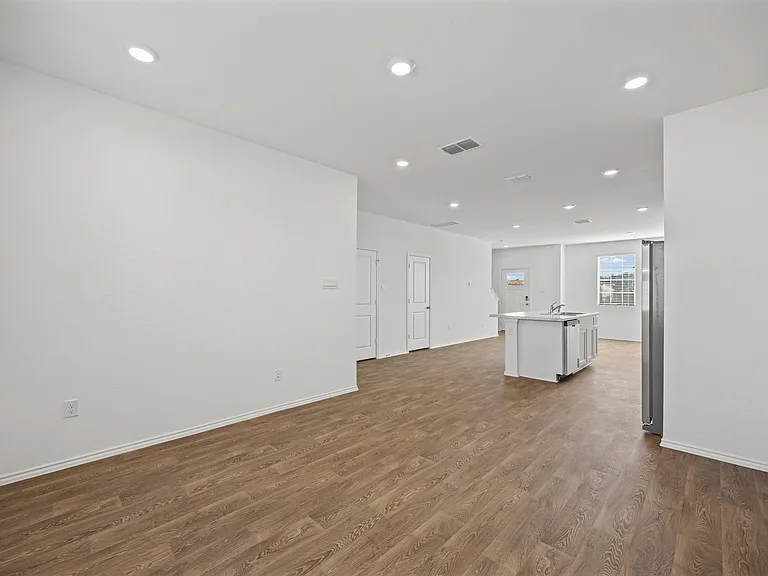 310 Puerto Plata Ave — Photo 8