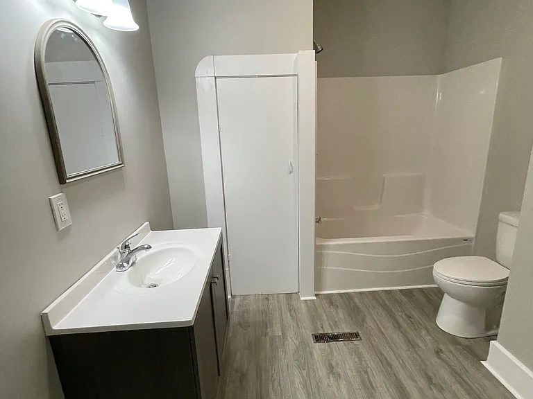 312 S Main St — Photo 15
