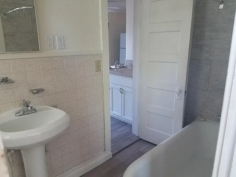 403 E Montezuma Ave #2 — Photo 7