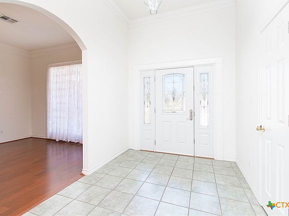 3rd image of 3601 Corliss Cir