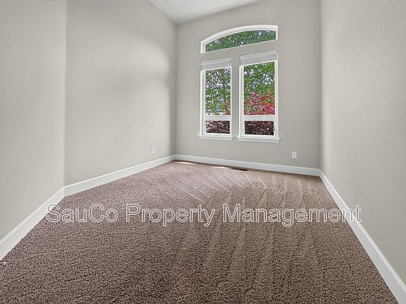 3rd image of 3453 SE Hare Ave