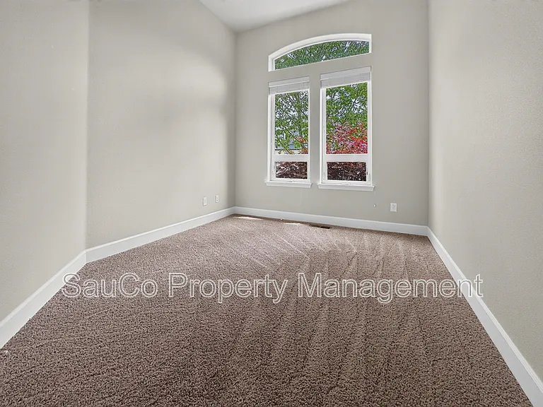 3453 SE Hare Ave — Photo 3