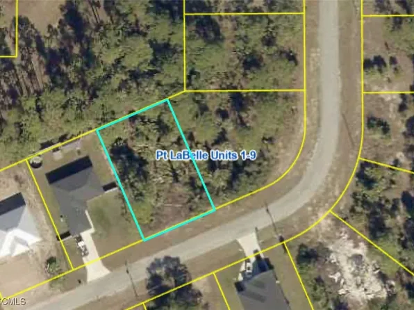 8007 Sandalwood Cir, Labelle, FL 33935