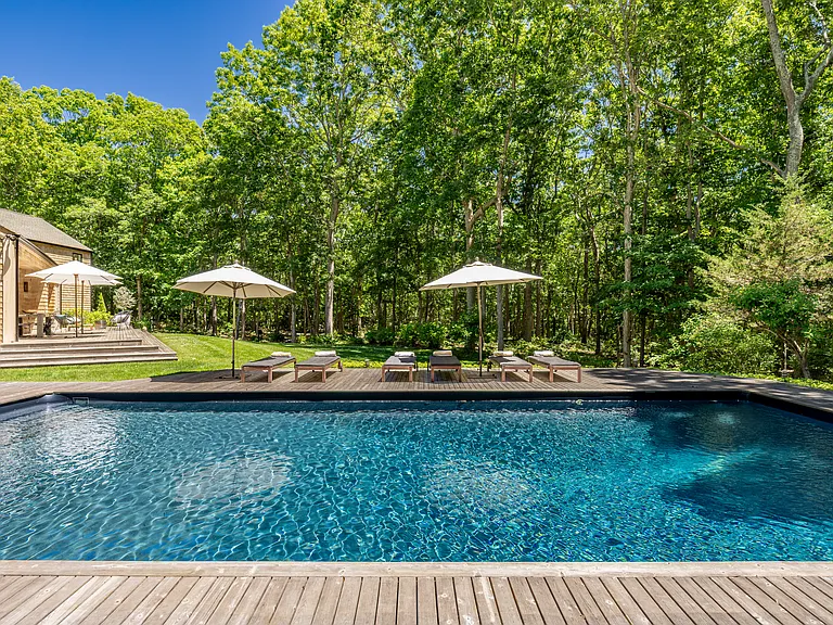 753 Edge Of Woods Rd — Photo 29
