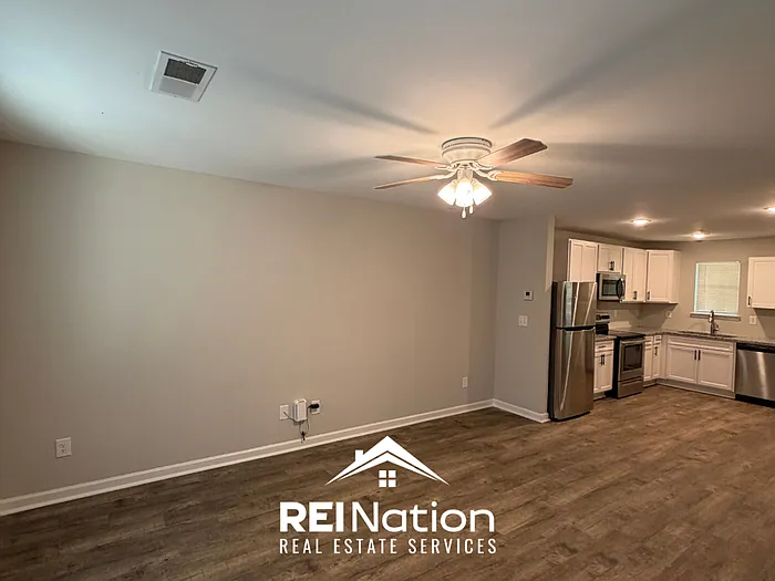 3 bed, 2.0 bath, 1420 sqft, $1,645 — Photo 4