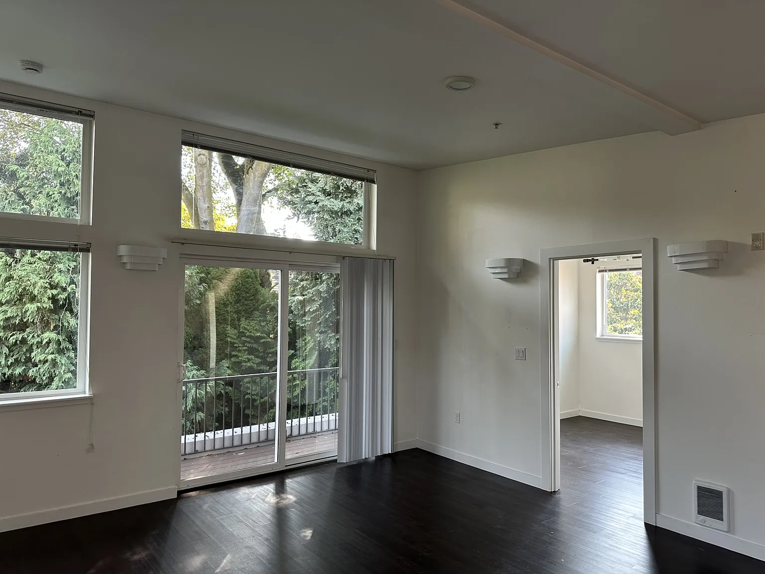 2 bed, 875 sqft, $3,300 — Photo 4