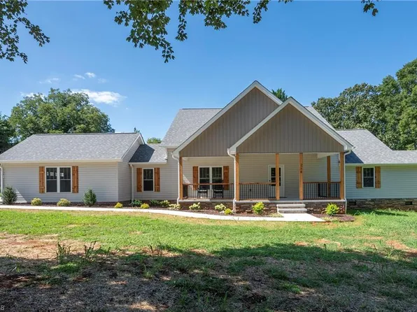 214 Park Ave, Mocksville, NC 27028