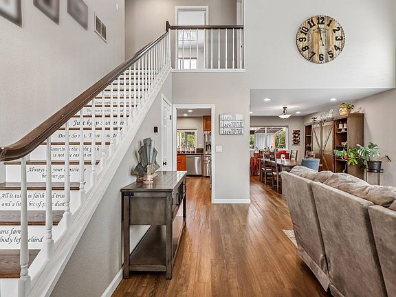 3rd image of 419 Inverness Way