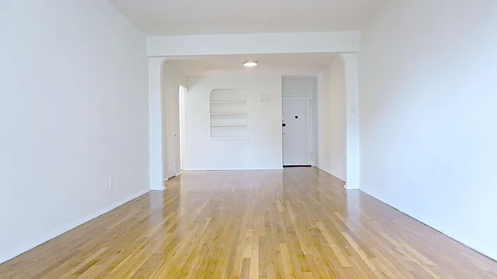 Rented by Metropolitan Equities | media 12