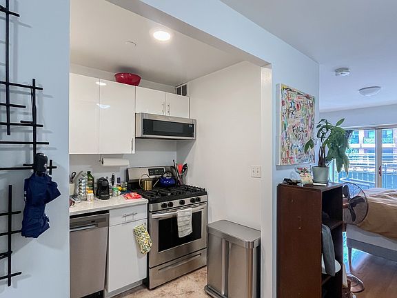5th image of 31-32 31st St #3D
