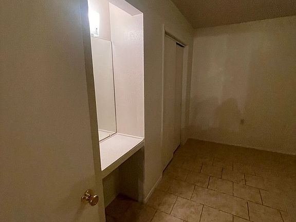 3rd image of 2021 N Jefferson St Unit 17