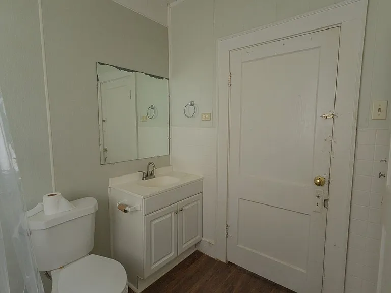2913 Homan Ave — Photo 8