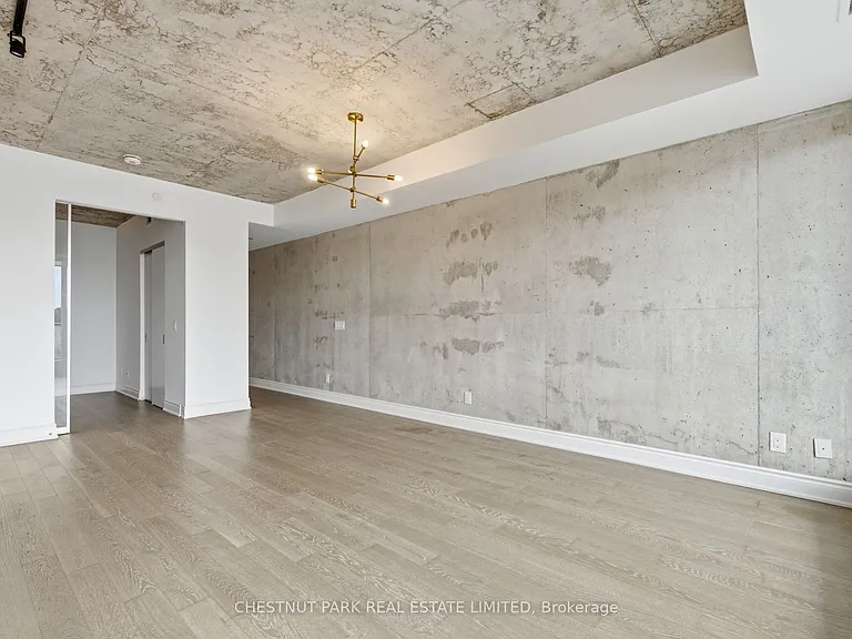 608 Richmond St W #719 — Photo 15