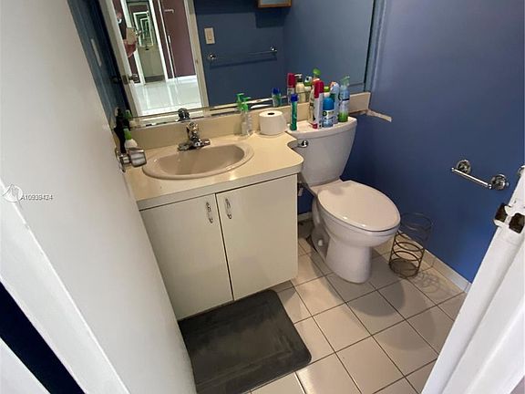 4th image of 210 172nd St APT 521